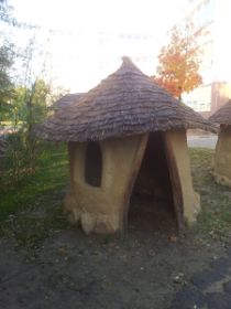 Lehmhütte klein.jpg